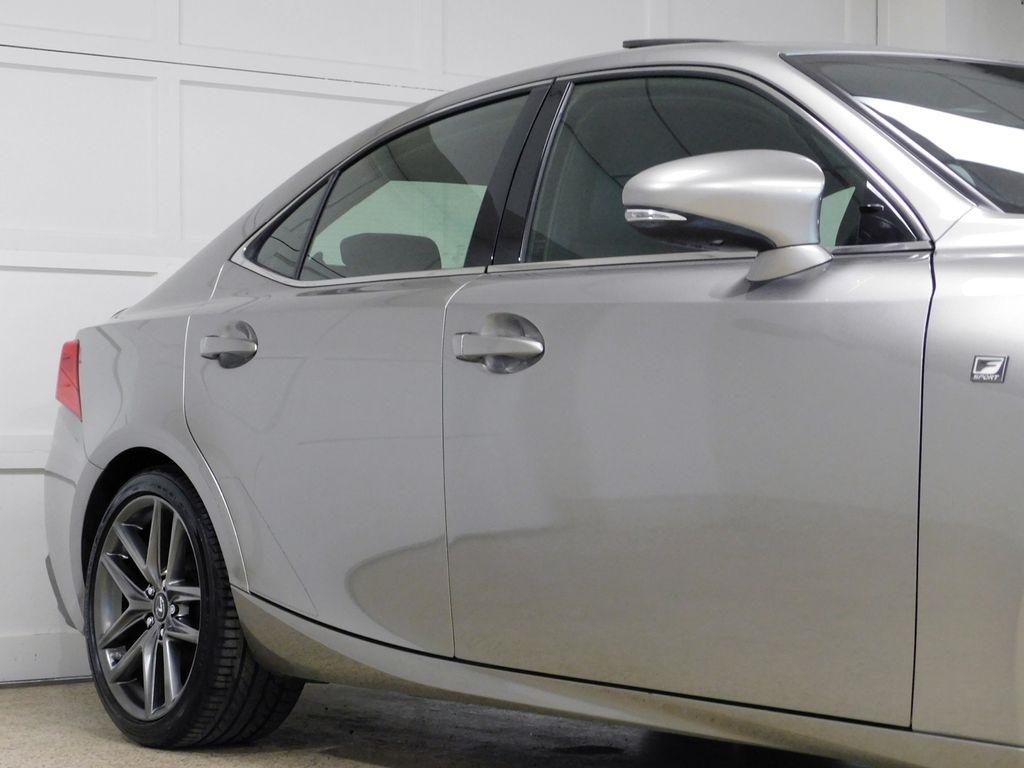 Lexus IS 300 RWD 2018