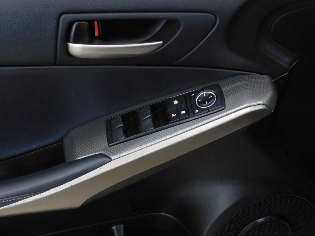 Lexus IS 300 RWD 2018