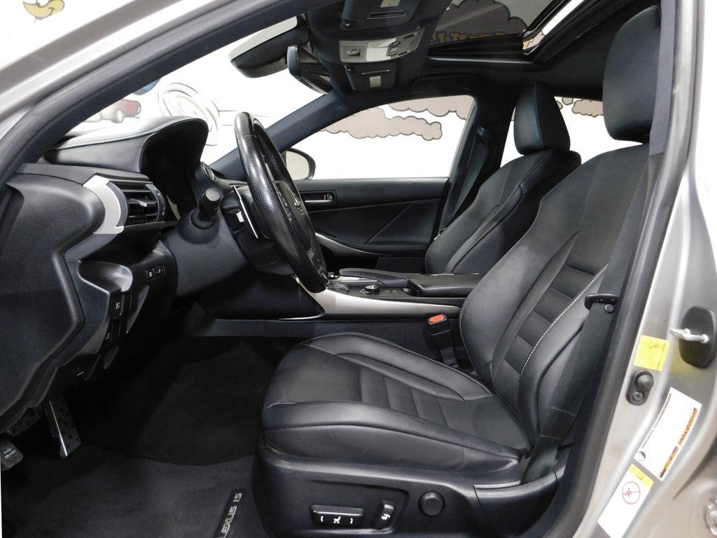 Lexus IS 300 RWD 2018