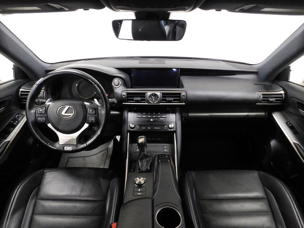 Lexus IS 300 RWD 2018