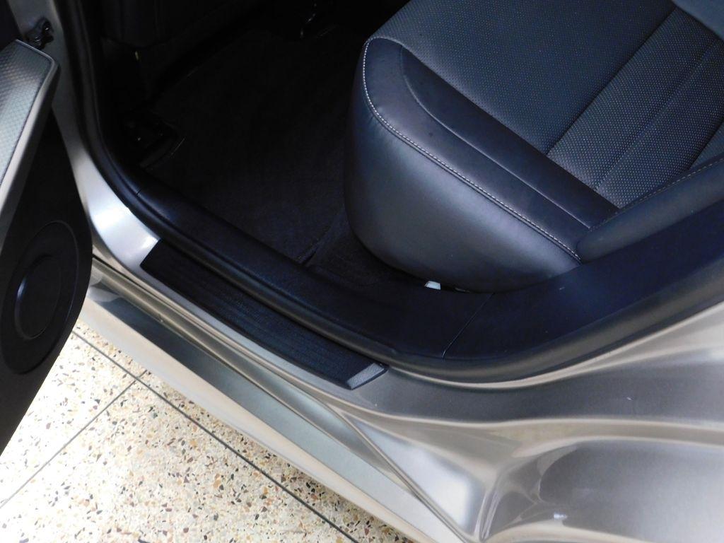 Lexus IS 300 RWD 2018