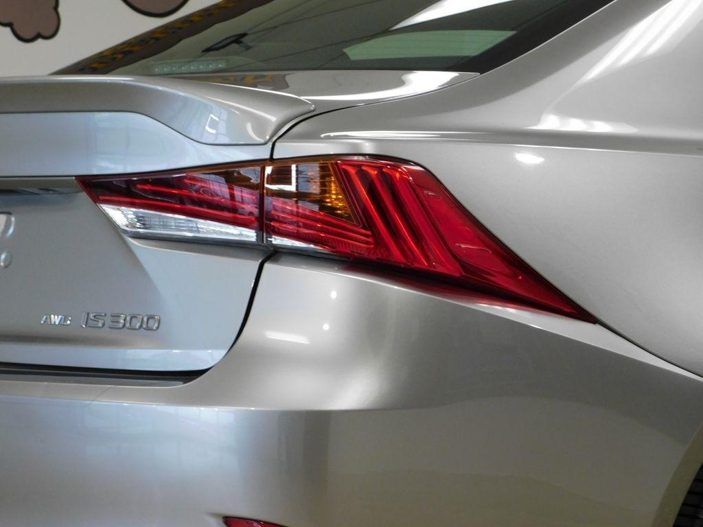 Lexus IS 300 RWD 2018