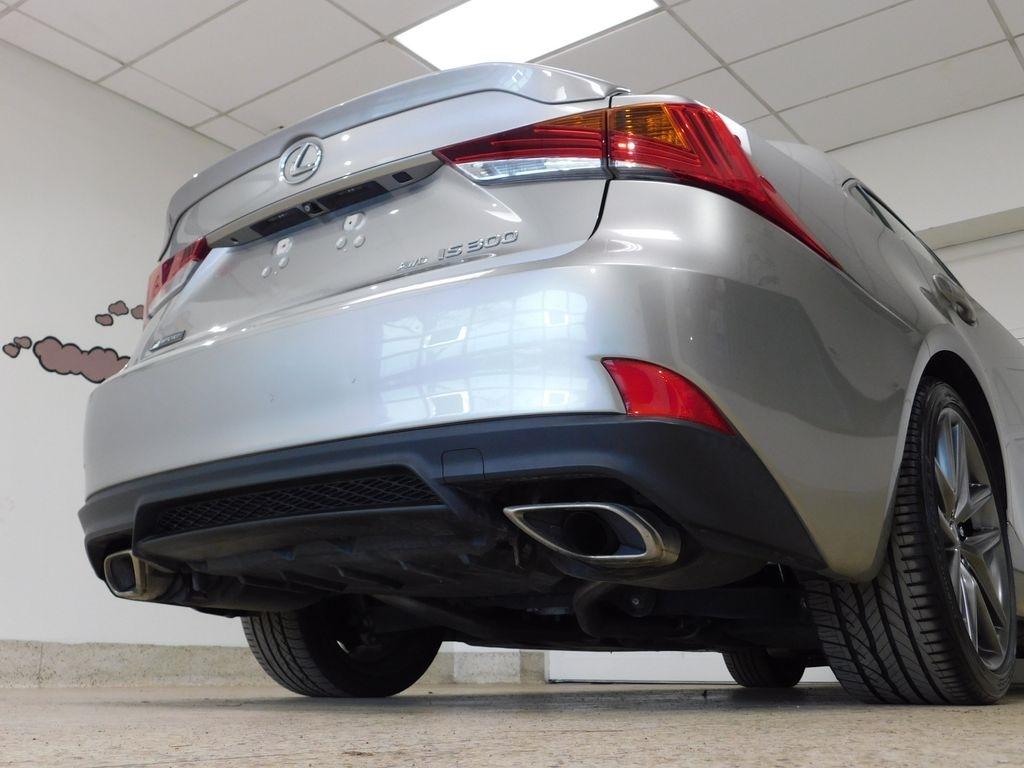 Lexus IS 300 RWD 2018