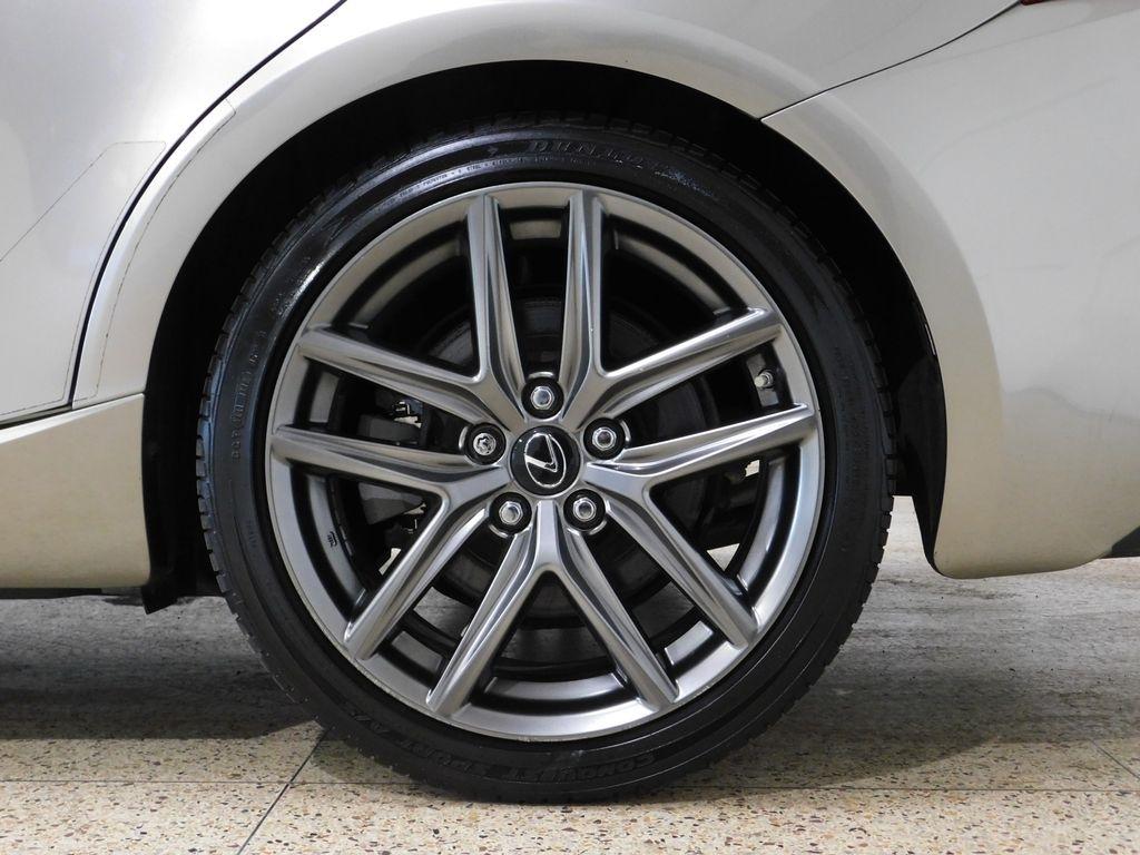 Lexus IS 300 RWD 2018