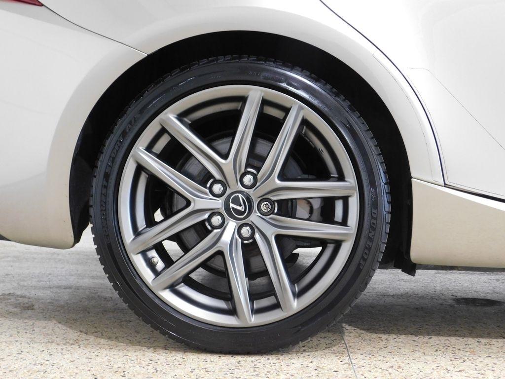 Lexus IS 300 RWD 2018