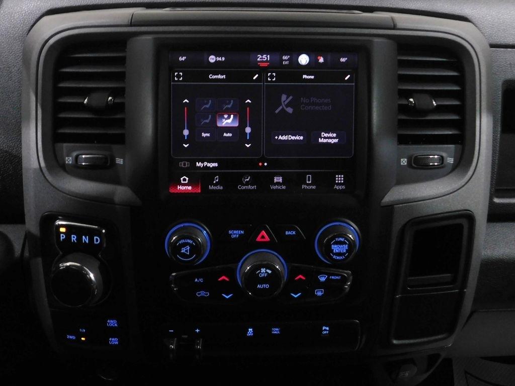 RAM 1500 Classic Tradesman Crew Cab SWB 4WD 2022