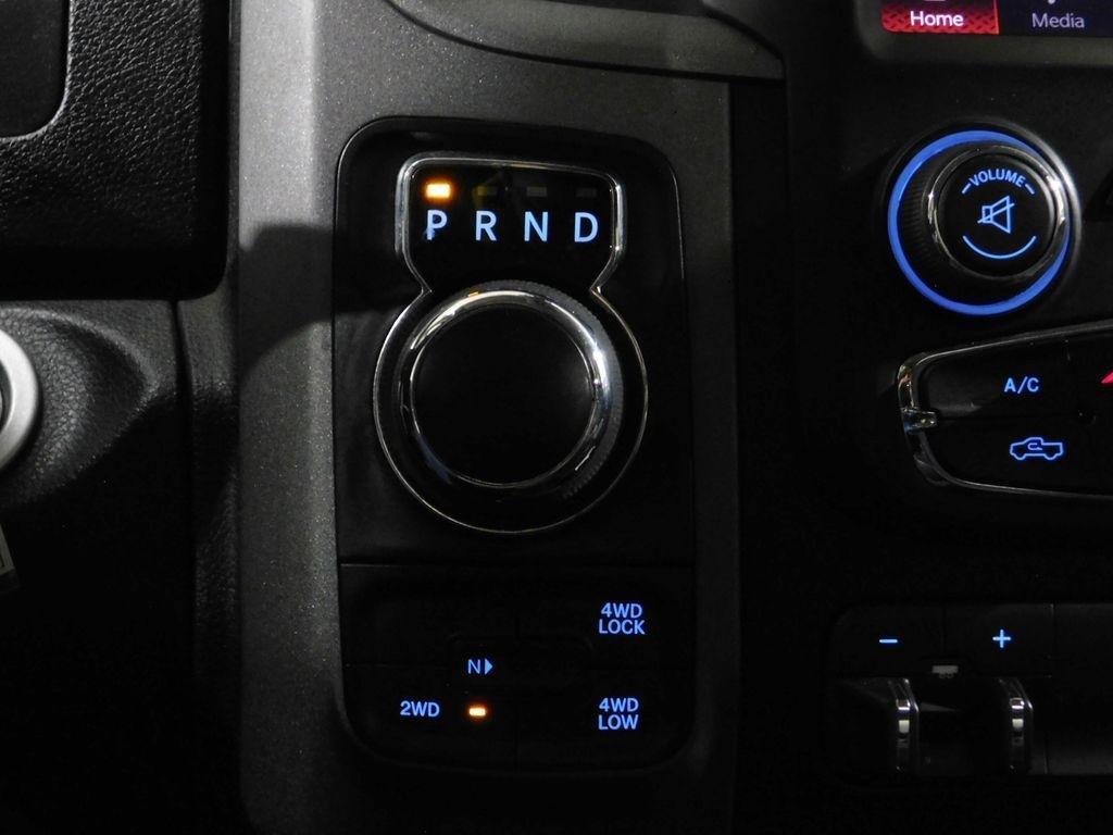 RAM 1500 Classic Tradesman Crew Cab SWB 4WD 2022