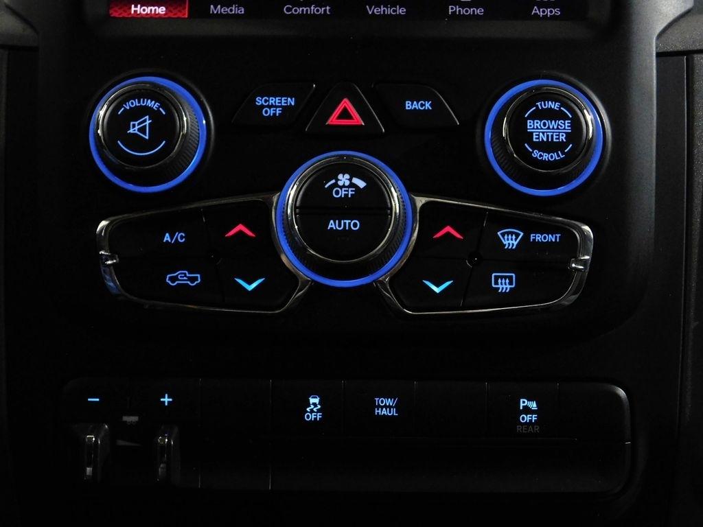 RAM 1500 Classic Tradesman Crew Cab SWB 4WD 2022