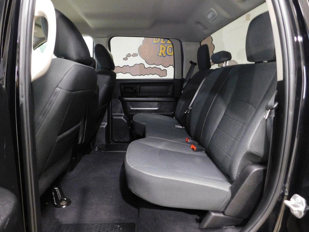 RAM 1500 Classic Tradesman Crew Cab SWB 4WD 2022