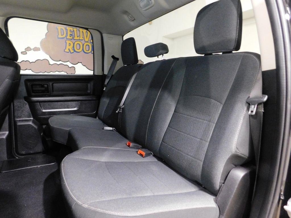 RAM 1500 Classic Tradesman Crew Cab SWB 4WD 2022