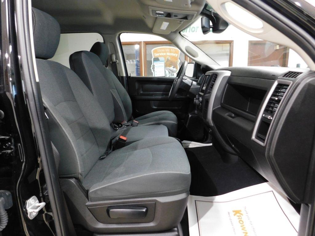 RAM 1500 Classic Tradesman Crew Cab SWB 4WD 2022