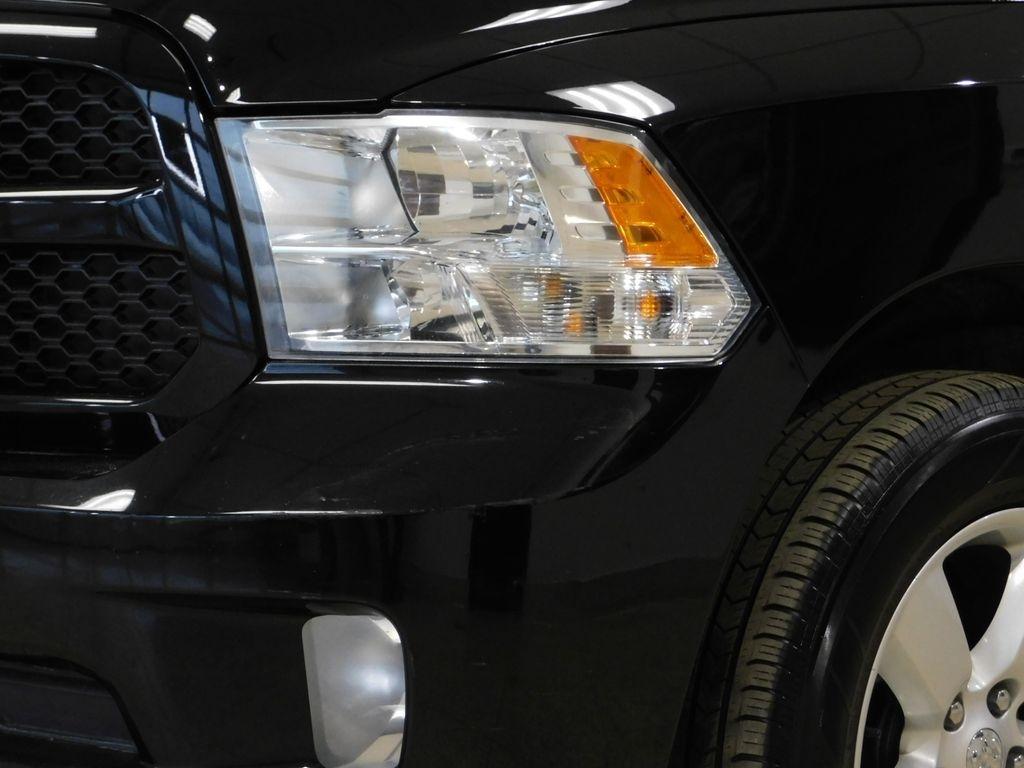 RAM 1500 Classic Tradesman Crew Cab SWB 4WD 2022