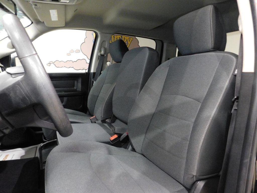 RAM 1500 Classic Tradesman Crew Cab SWB 4WD 2022