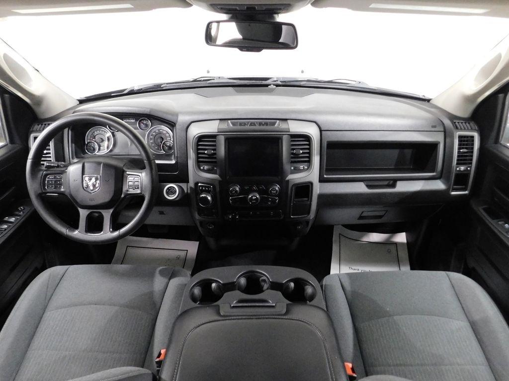 RAM 1500 Classic Tradesman Crew Cab SWB 4WD 2022