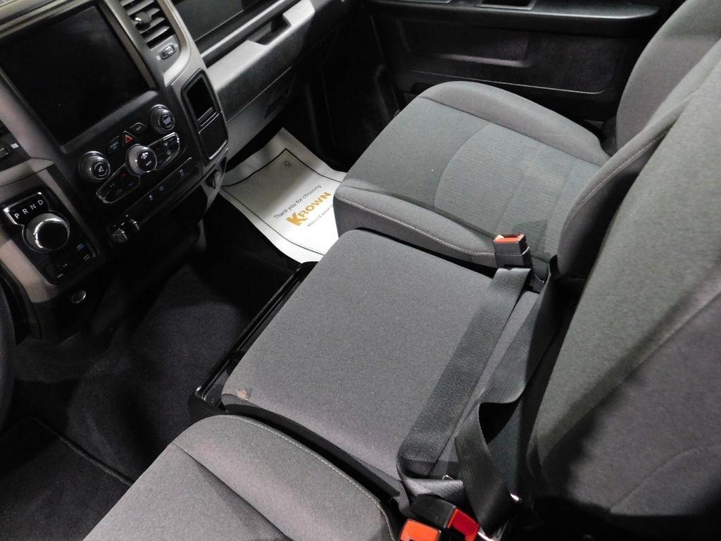 RAM 1500 Classic Tradesman Crew Cab SWB 4WD 2022