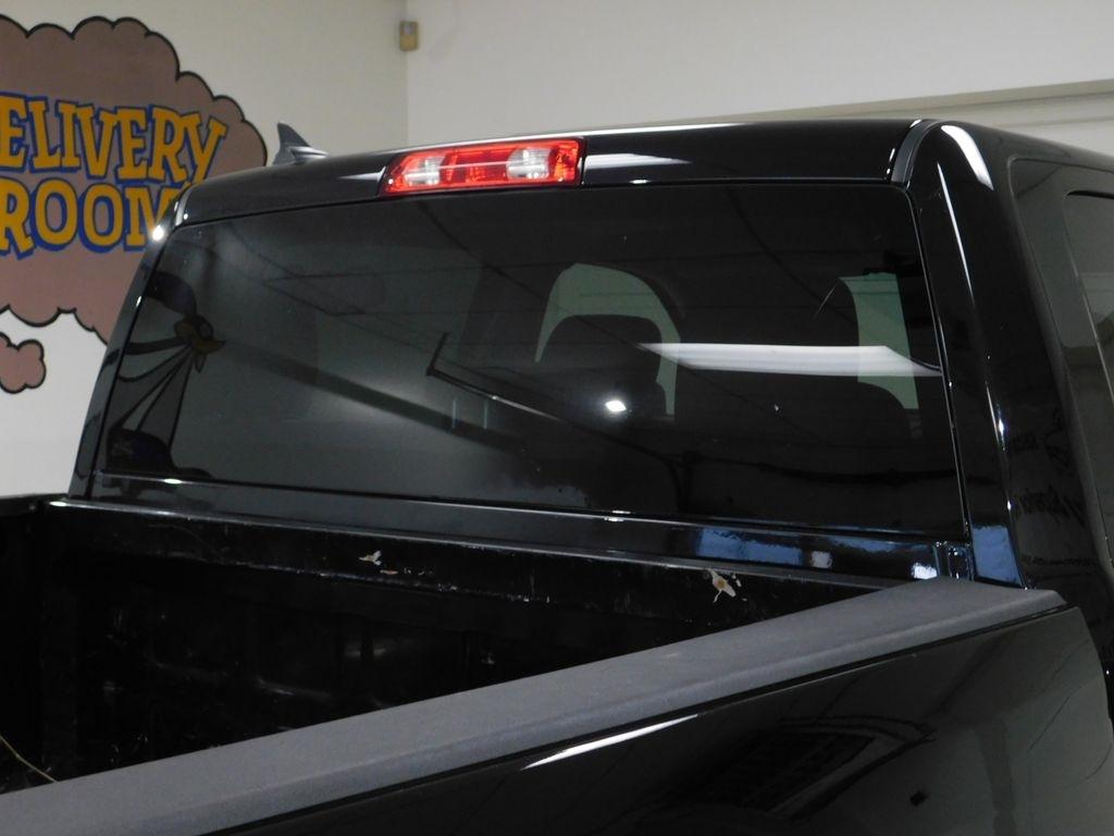 RAM 1500 Classic Tradesman Crew Cab SWB 4WD 2022