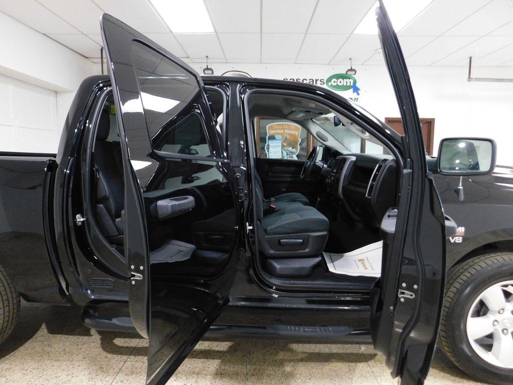 RAM 1500 Classic Tradesman Crew Cab SWB 4WD 2022