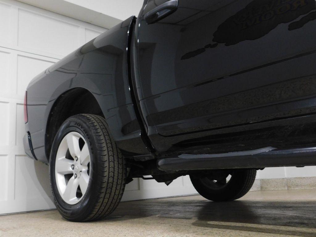 RAM 1500 Classic Tradesman Crew Cab SWB 4WD 2022