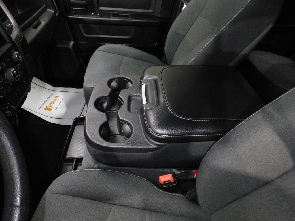 RAM 1500 Classic Tradesman Crew Cab SWB 4WD 2022