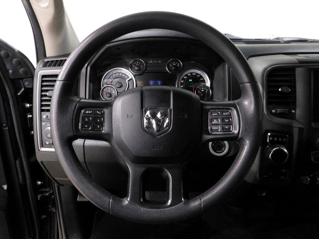 RAM 1500 Classic Tradesman Crew Cab SWB 4WD 2022