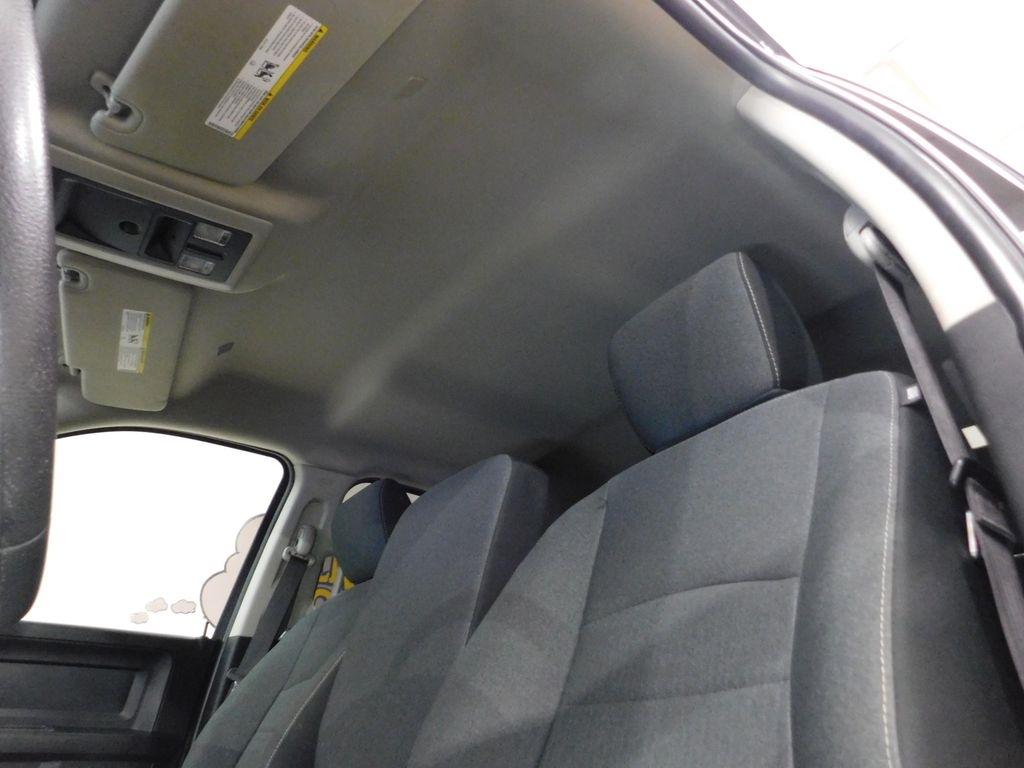 RAM 1500 Classic Tradesman Crew Cab SWB 4WD 2022