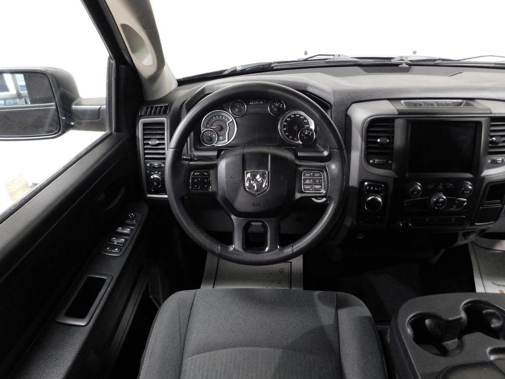 RAM 1500 Classic Tradesman Crew Cab SWB 4WD 2022