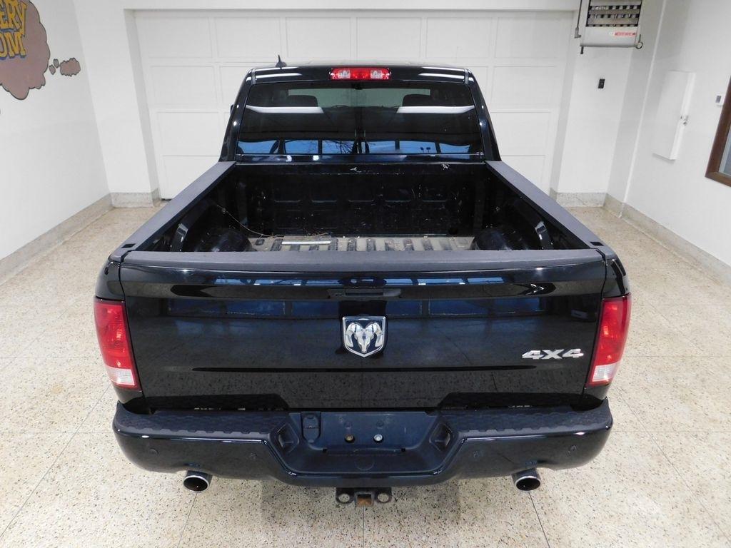 RAM 1500 Classic Tradesman Crew Cab SWB 4WD 2022