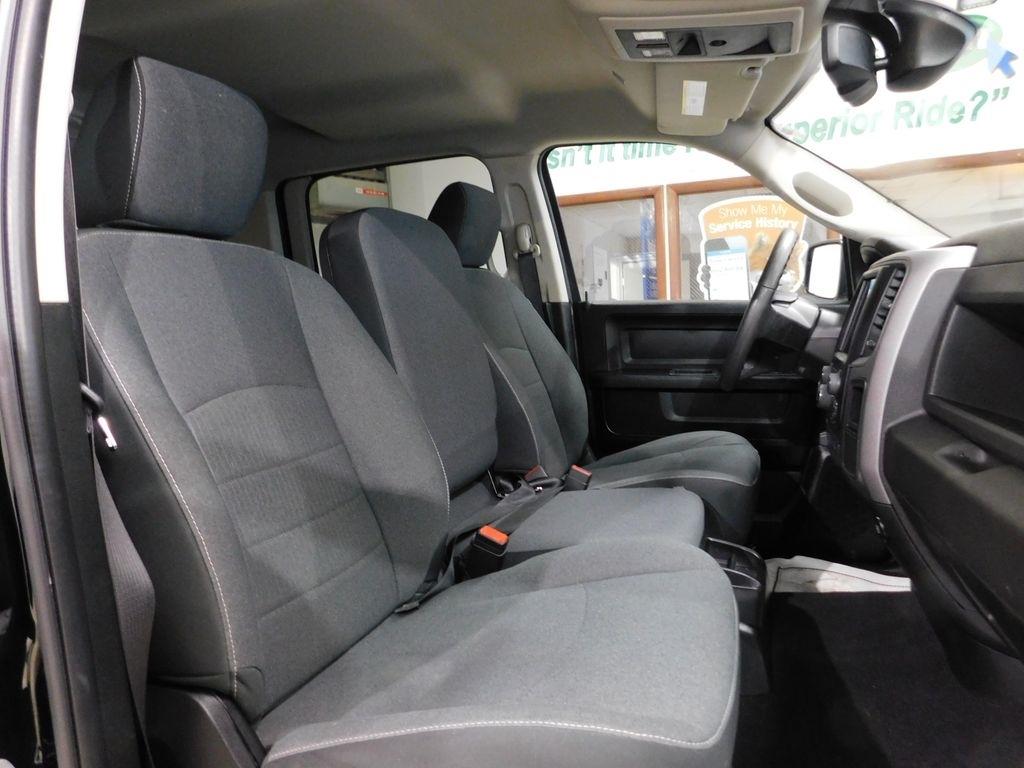 RAM 1500 Classic Tradesman Crew Cab SWB 4WD 2022