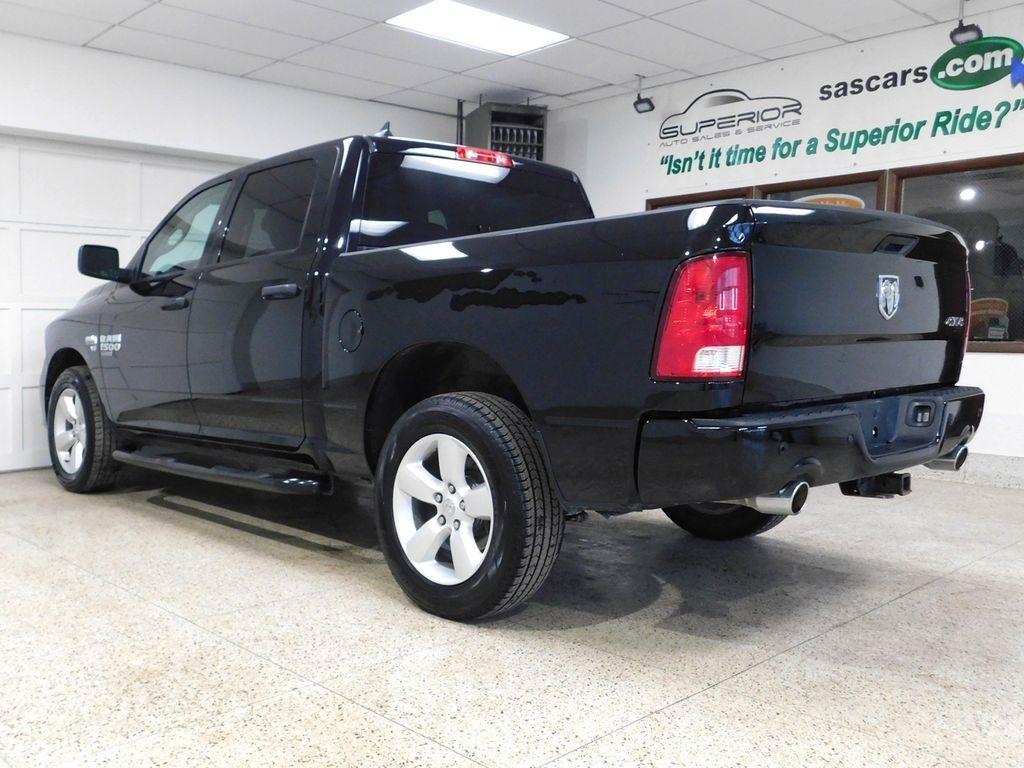 RAM 1500 Classic Tradesman Crew Cab SWB 4WD 2022
