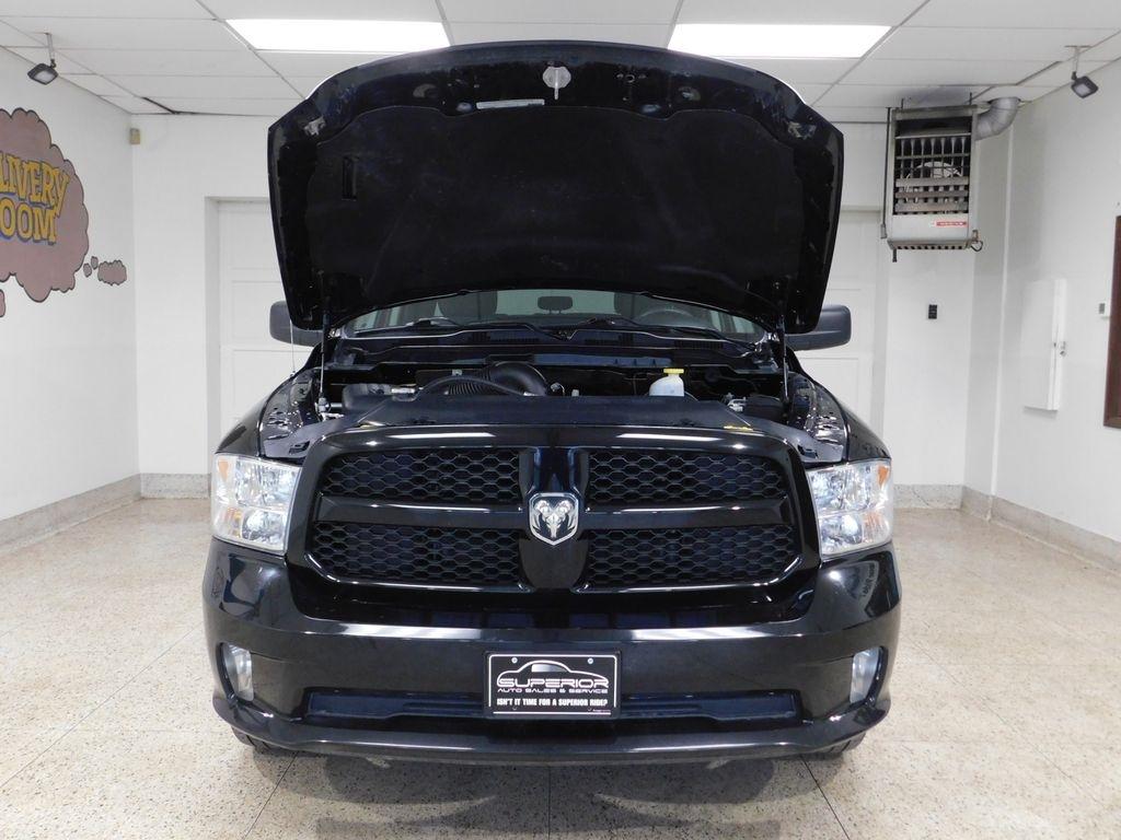 RAM 1500 Classic Tradesman Crew Cab SWB 4WD 2022