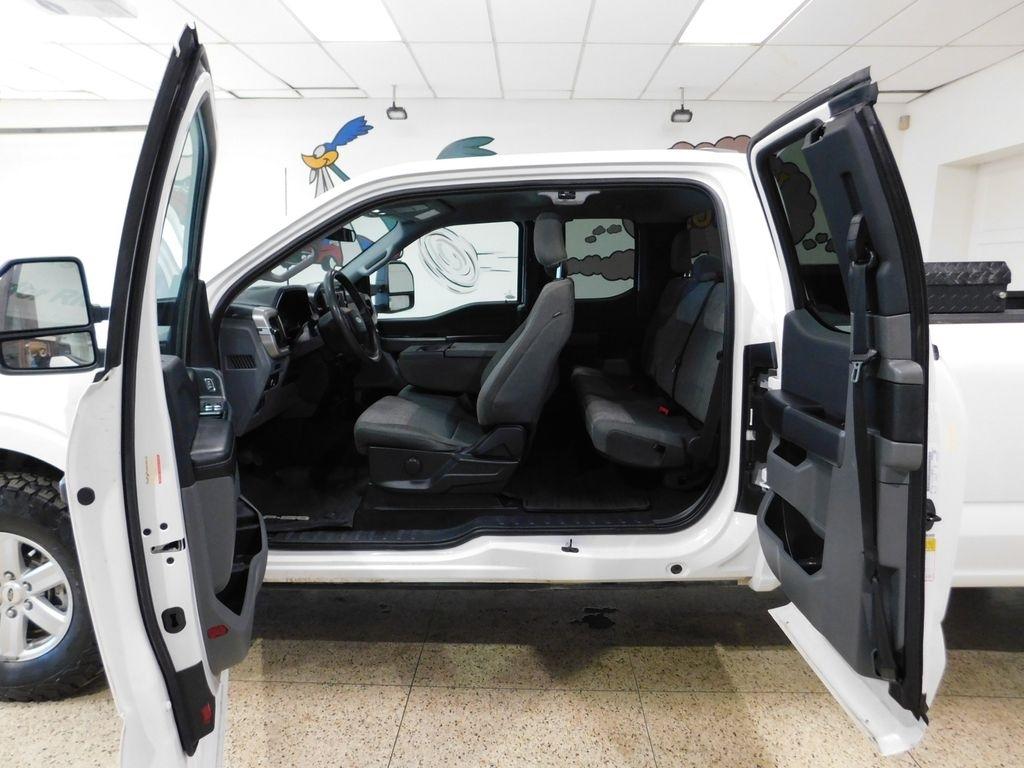 Ford F-150 XLT SuperCab 8-ft. Bed 4WD 2023