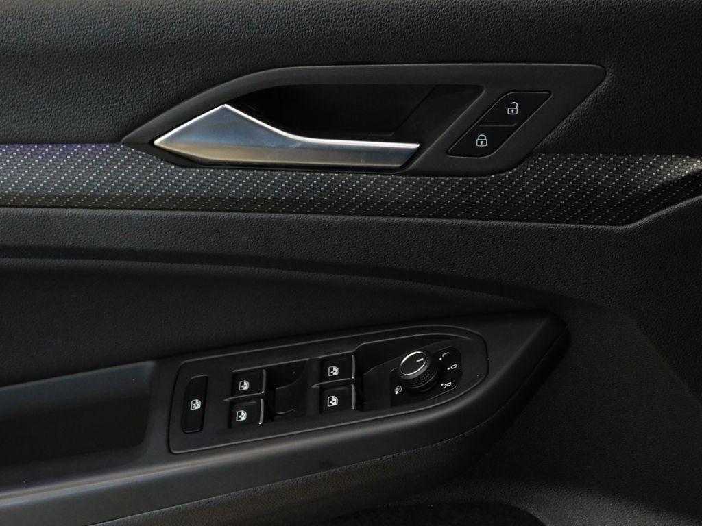 Volkswagen Golf R Base 6M 2022