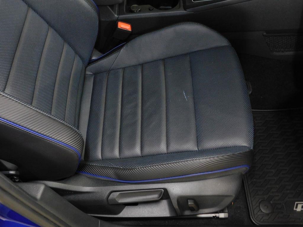 Volkswagen Golf R Base 6M 2022