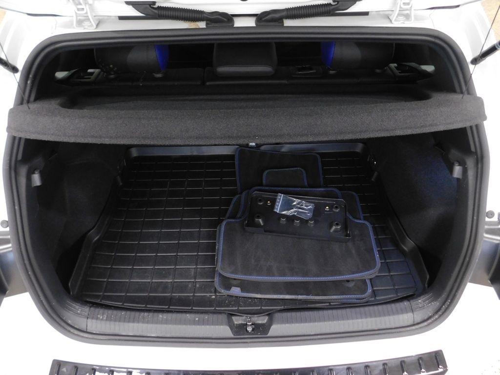 Volkswagen Golf R Black Edition 2025