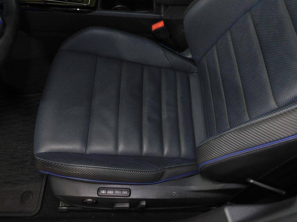 Volkswagen Golf R Black Edition 2025