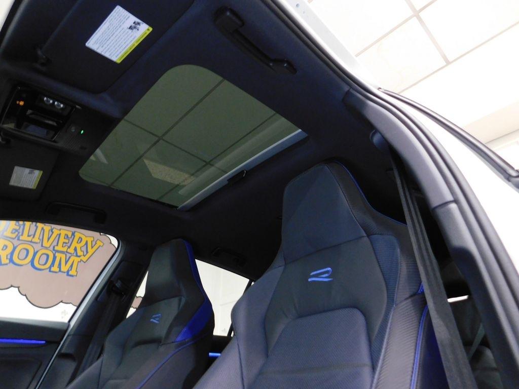 Volkswagen Golf R Black Edition 2025