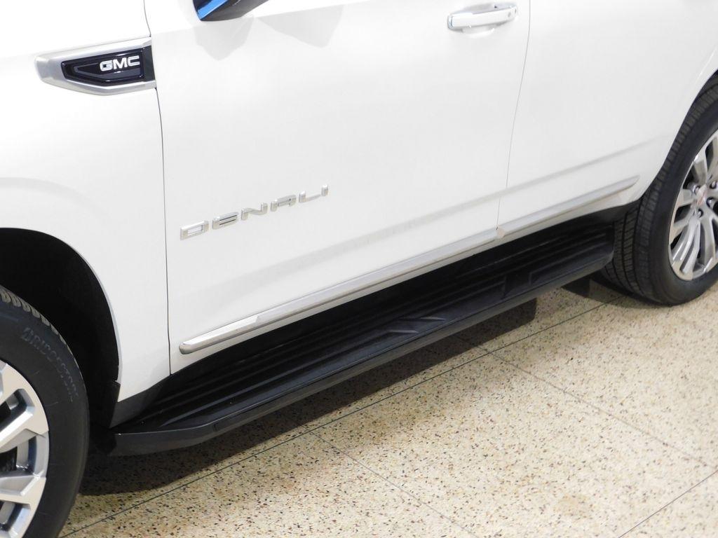 GMC Yukon Denali 4WD 2021