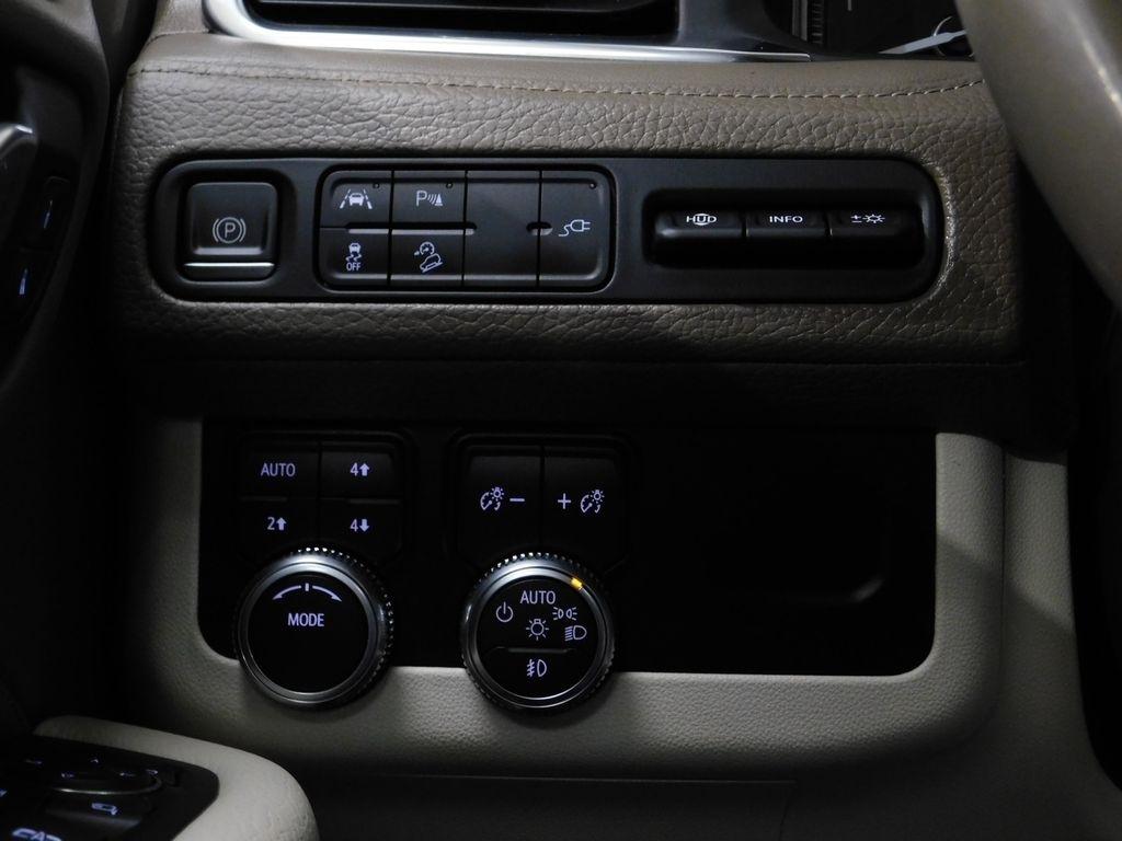 GMC Yukon Denali 4WD 2021
