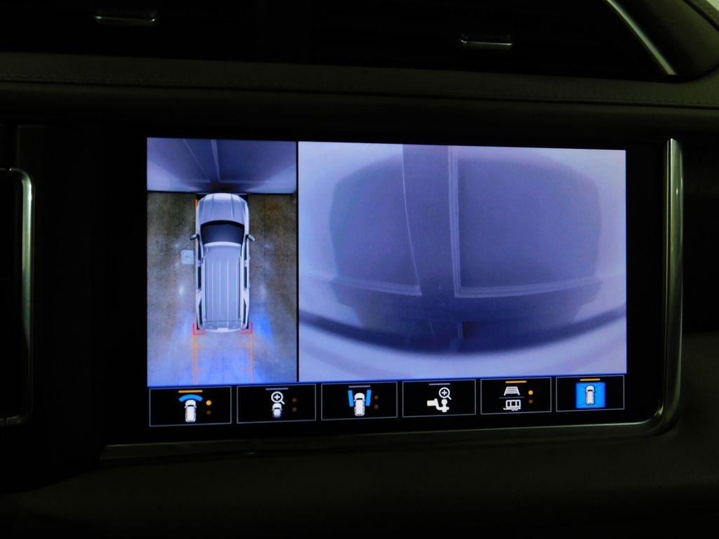 GMC Yukon Denali 4WD 2021