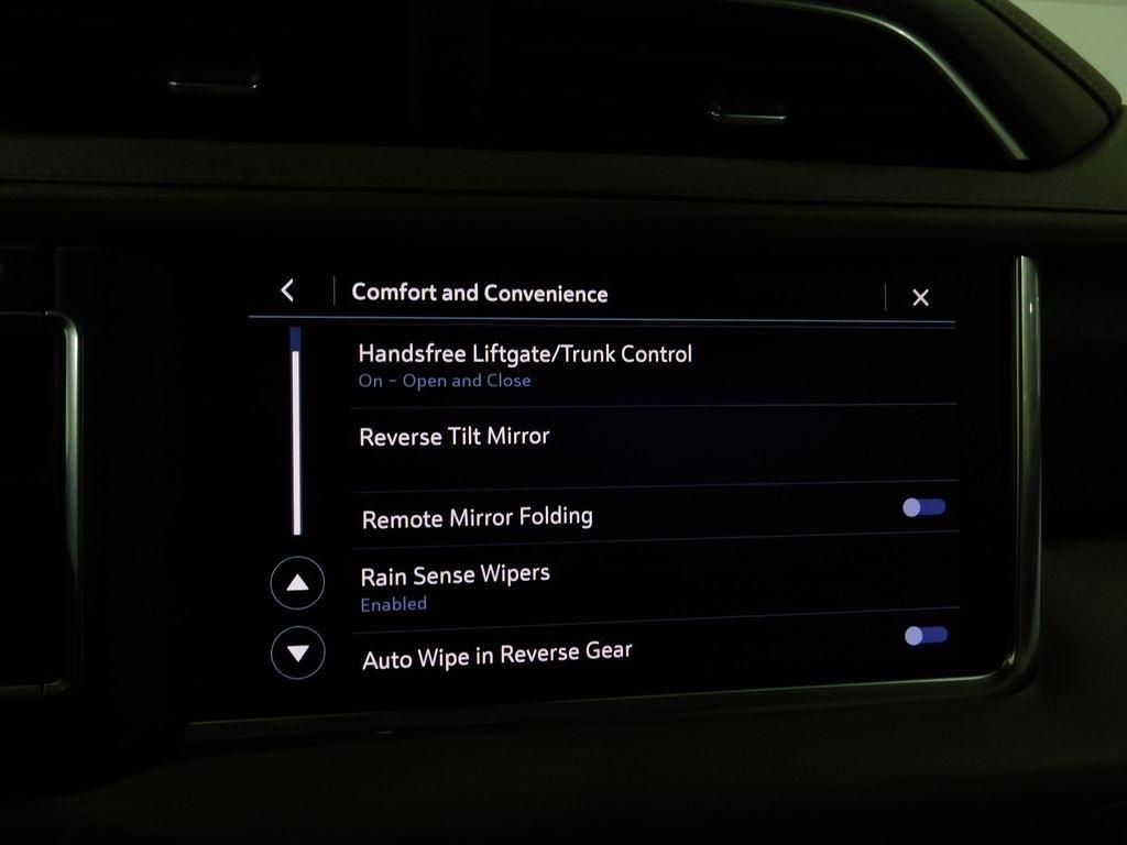 GMC Yukon Denali 4WD 2021