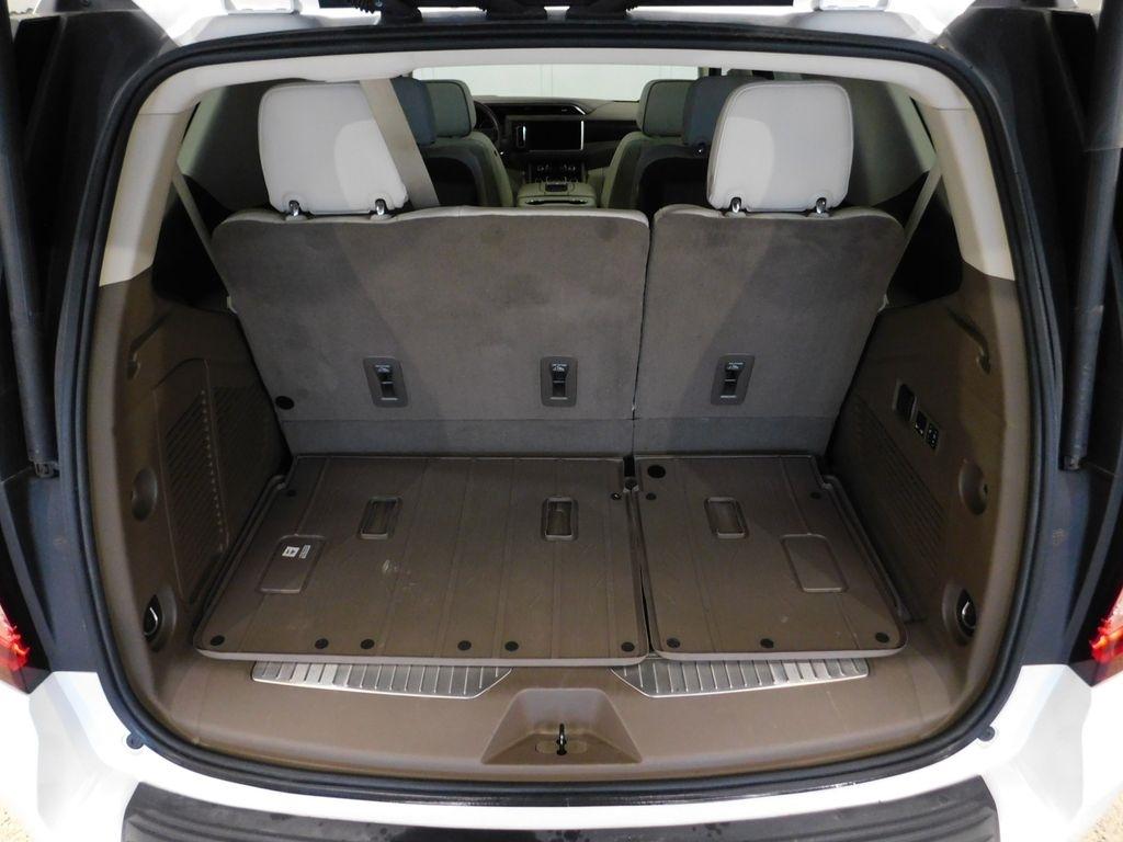 GMC Yukon Denali 4WD 2021