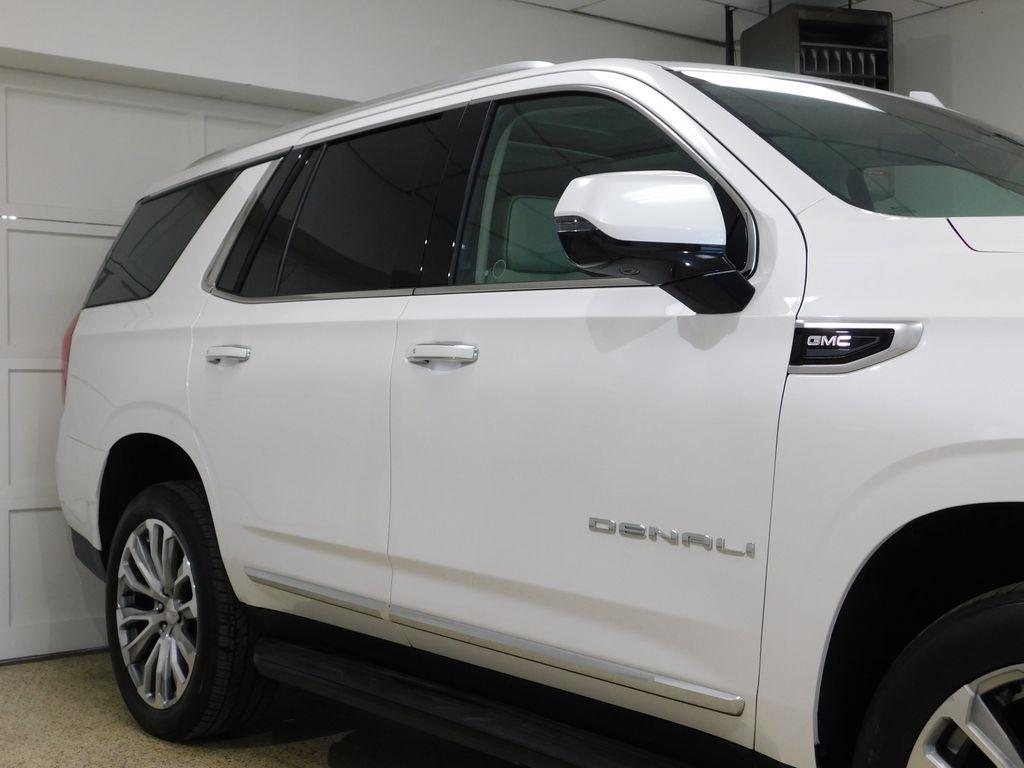GMC Yukon Denali 4WD 2021
