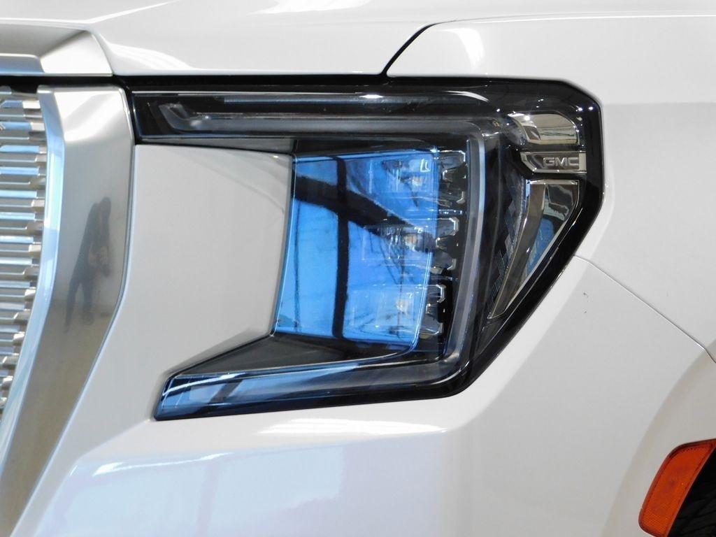 GMC Yukon Denali 4WD 2021
