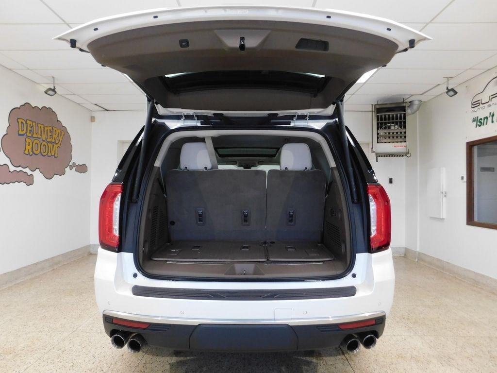 GMC Yukon Denali 4WD 2021