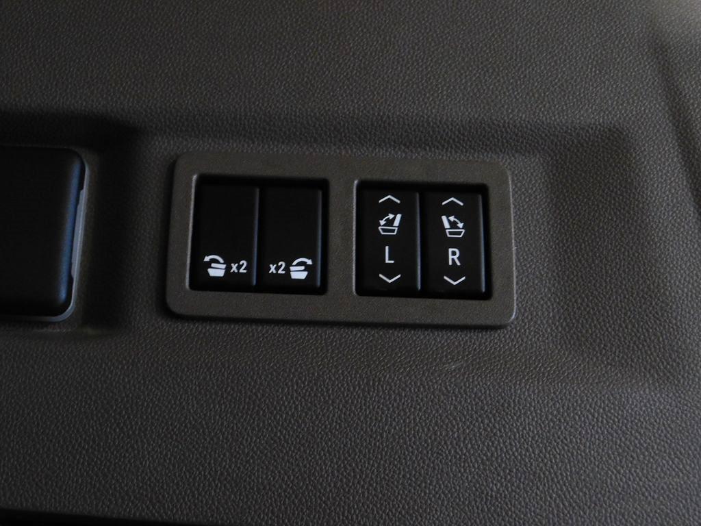GMC Yukon Denali 4WD 2021