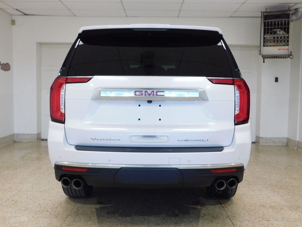 GMC Yukon Denali 4WD 2021