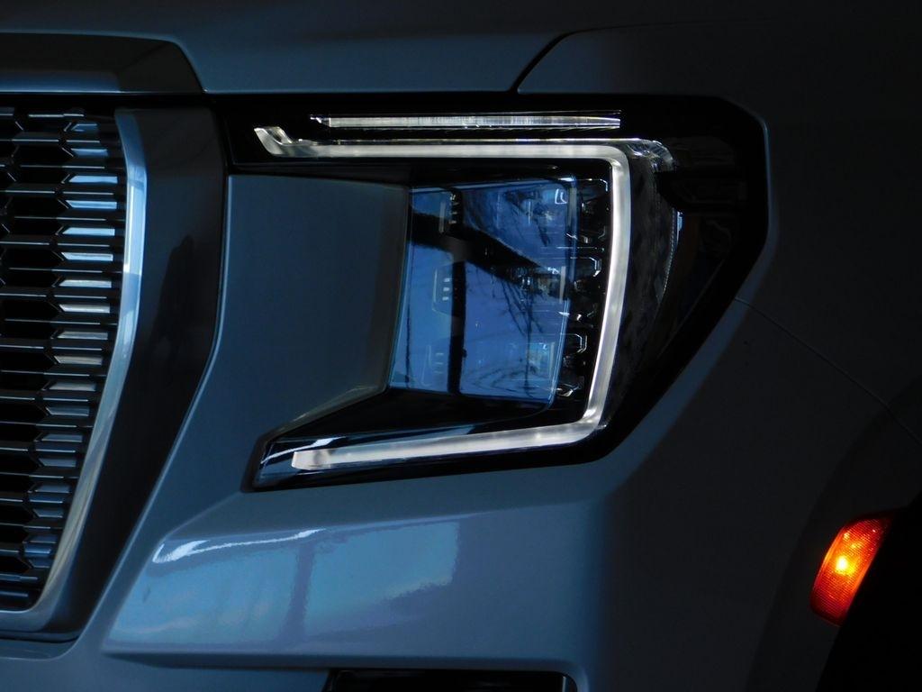 GMC Yukon Denali 4WD 2021
