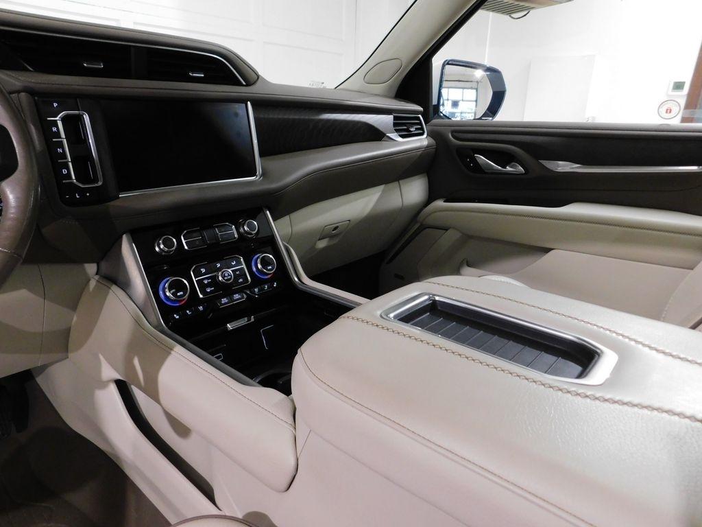 GMC Yukon Denali 4WD 2021