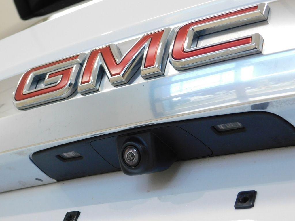 GMC Yukon Denali 4WD 2021