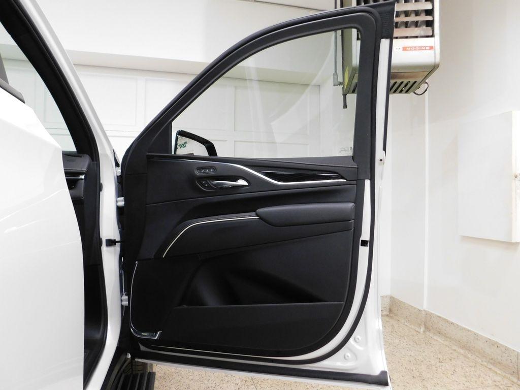 Cadillac Escalade ESV Sport AWD 2024